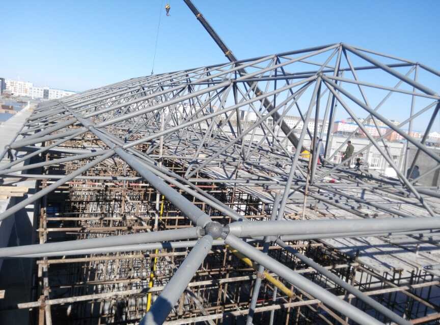 新余商贸城屋顶网架工程

